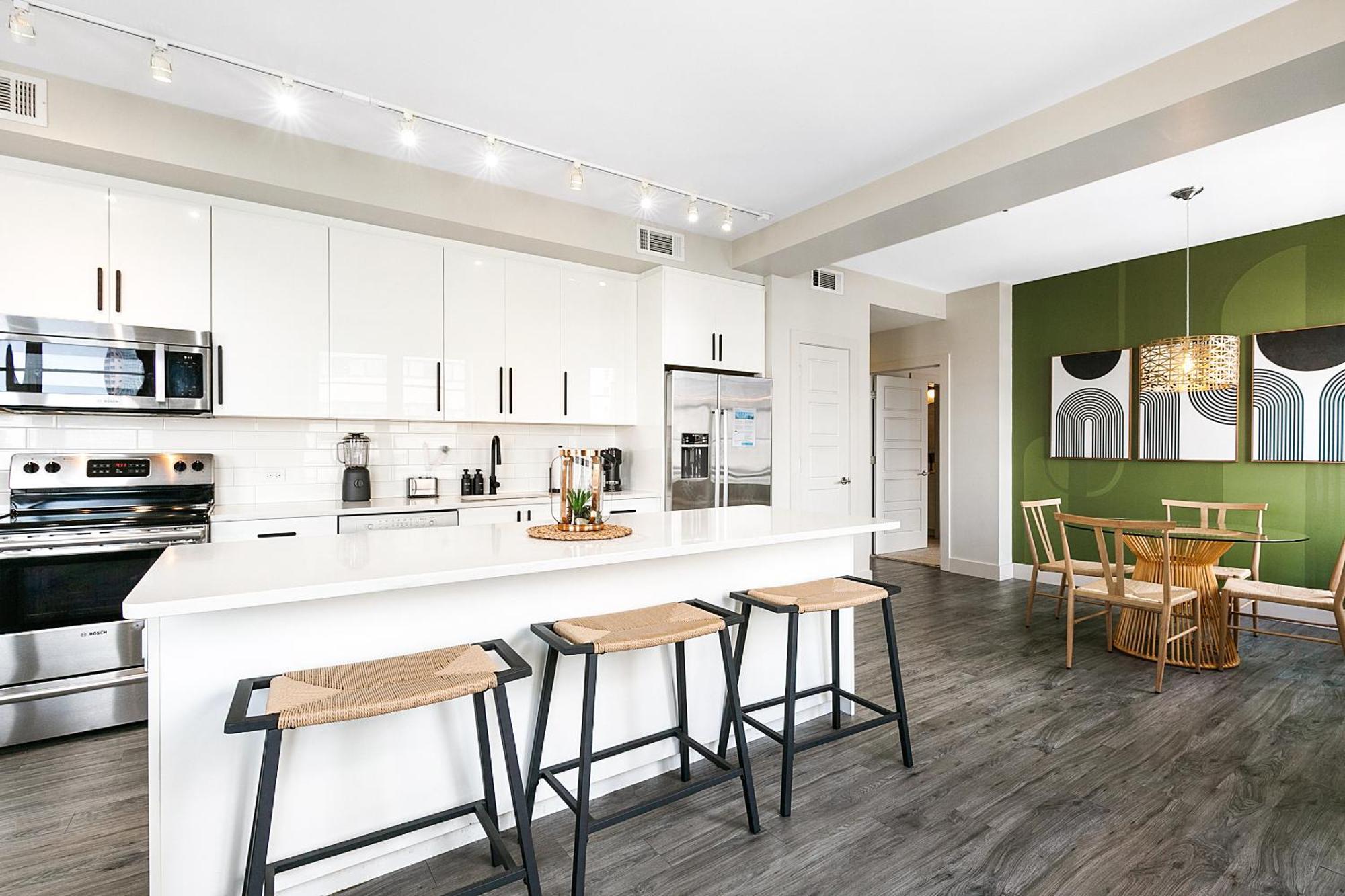 Luxury 2-Bedroom Condo Steps Away From The French Quarter New Orleans Exterior photo