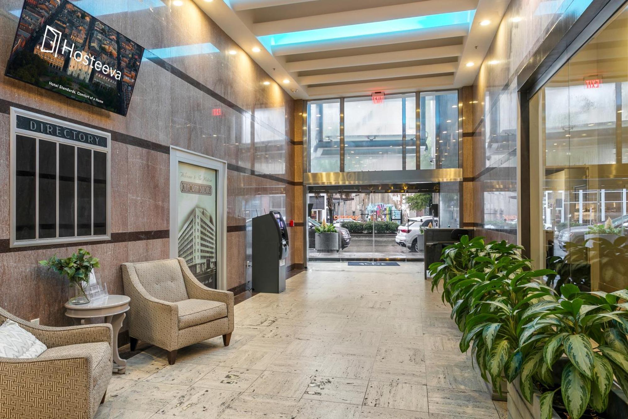 Luxury 2-Bedroom Condo Steps Away From The French Quarter New Orleans Exterior photo